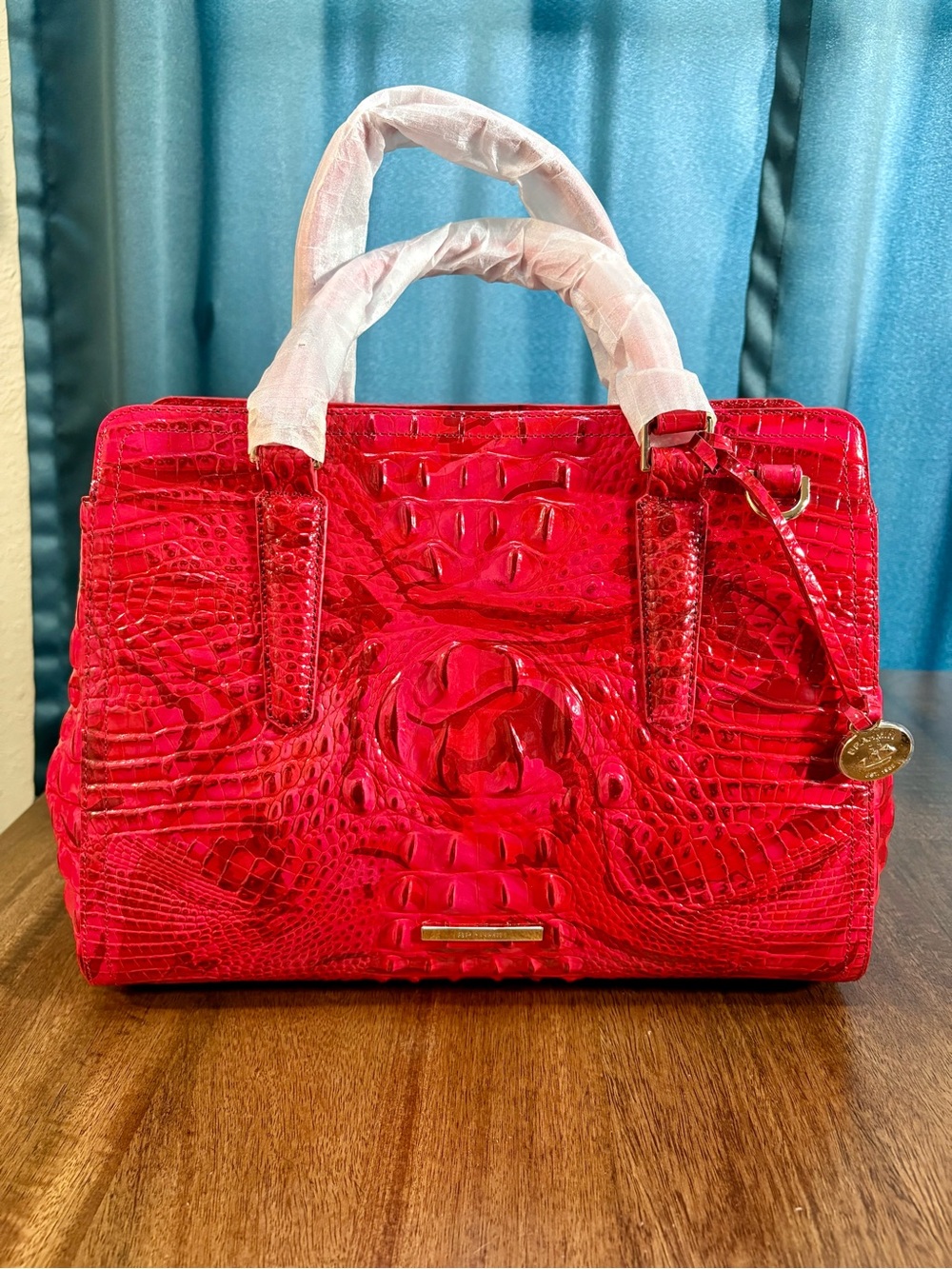 Brahmin NWT Sm Finley - Red Flare - Metallic - Front EYE -Feminine -Bold - Picture 3 of 16